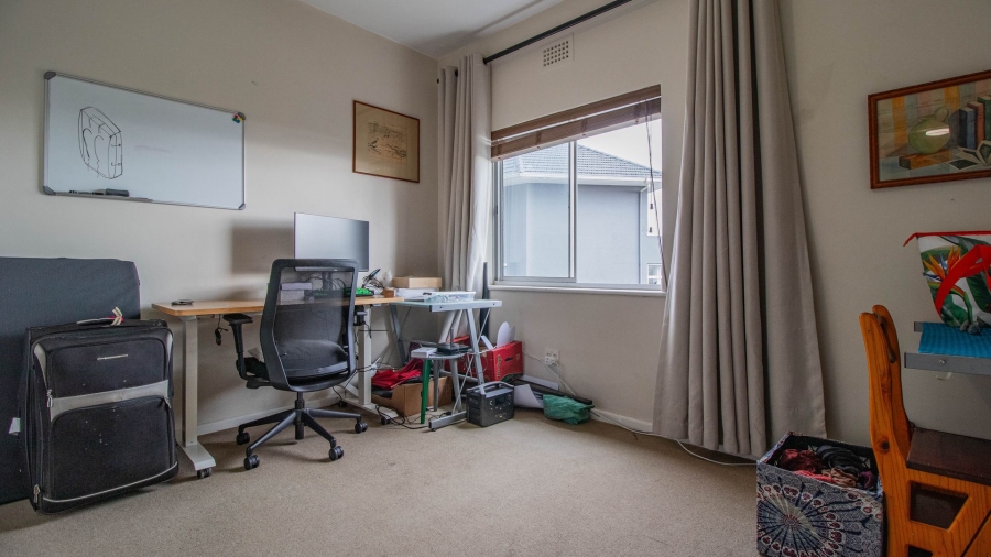 2 Bedroom Property for Sale in Vredehoek Western Cape